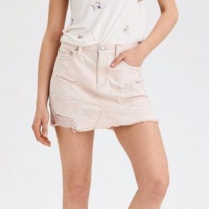 Pink distressed denim skirt American eagle size 6
